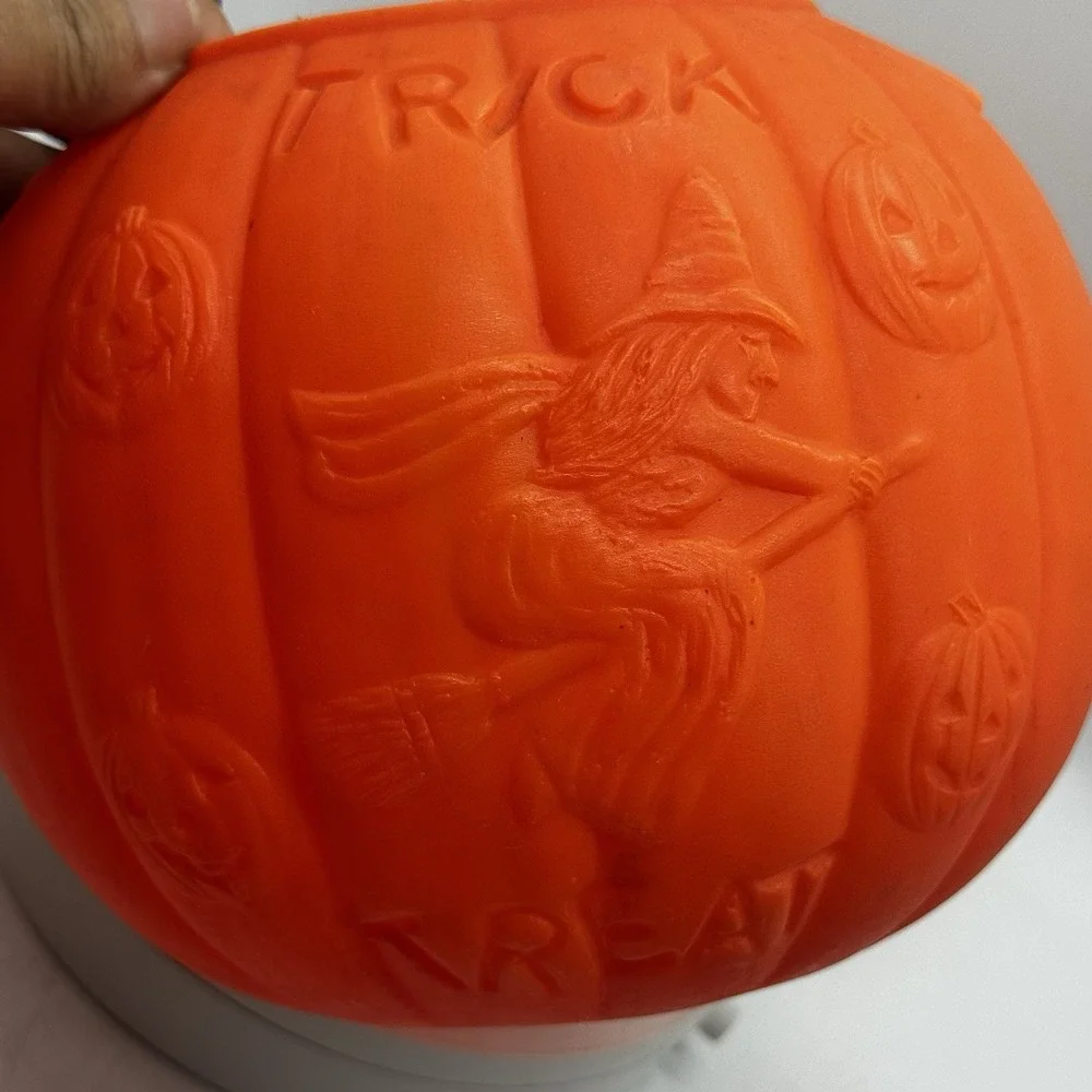 AJ Renzi Pumpkin Witch Halloween Blow Mold Trick Treat Bucket 800 Rivet Handle